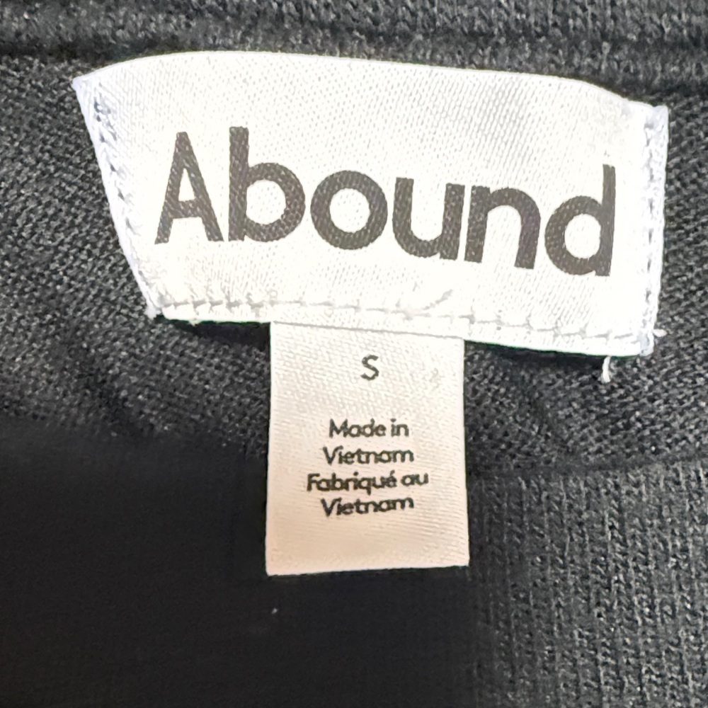 Abound Elegant Black Crew Neck Sweater - Picture 2 of 7